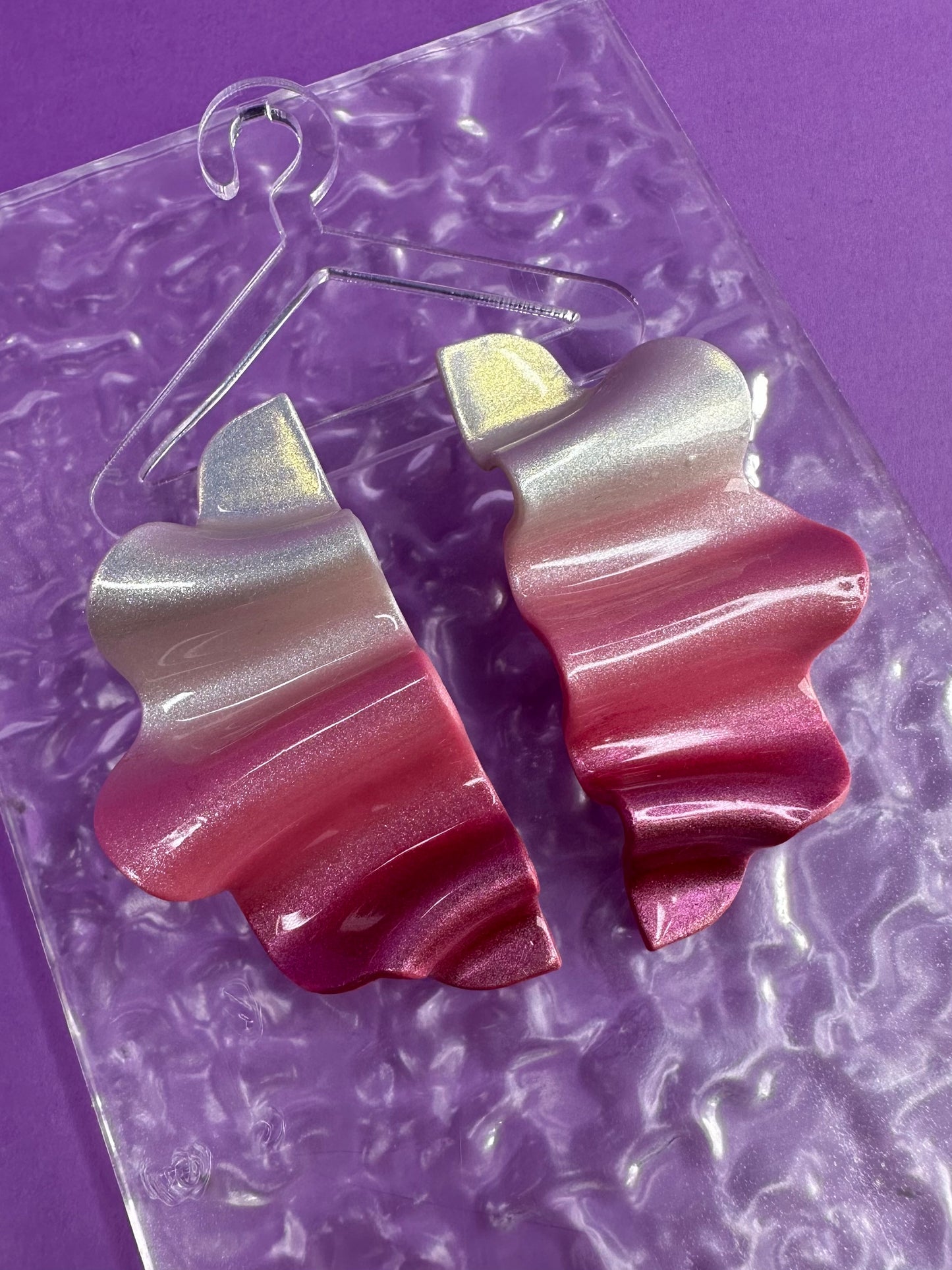 Elira Colorshift Waves Pearl & Pink Sculpted Statement Earrings