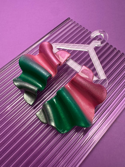 Elira Colorshift Waves - Green Goes Good with Pink Sculpted Statement Earrings