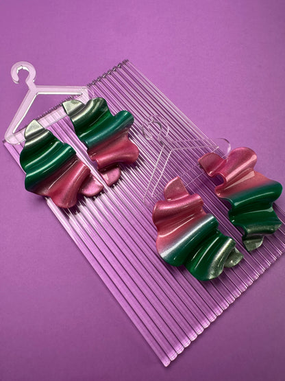 Elira Colorshift Waves - Green Goes Good with Pink Sculpted Statement Earrings