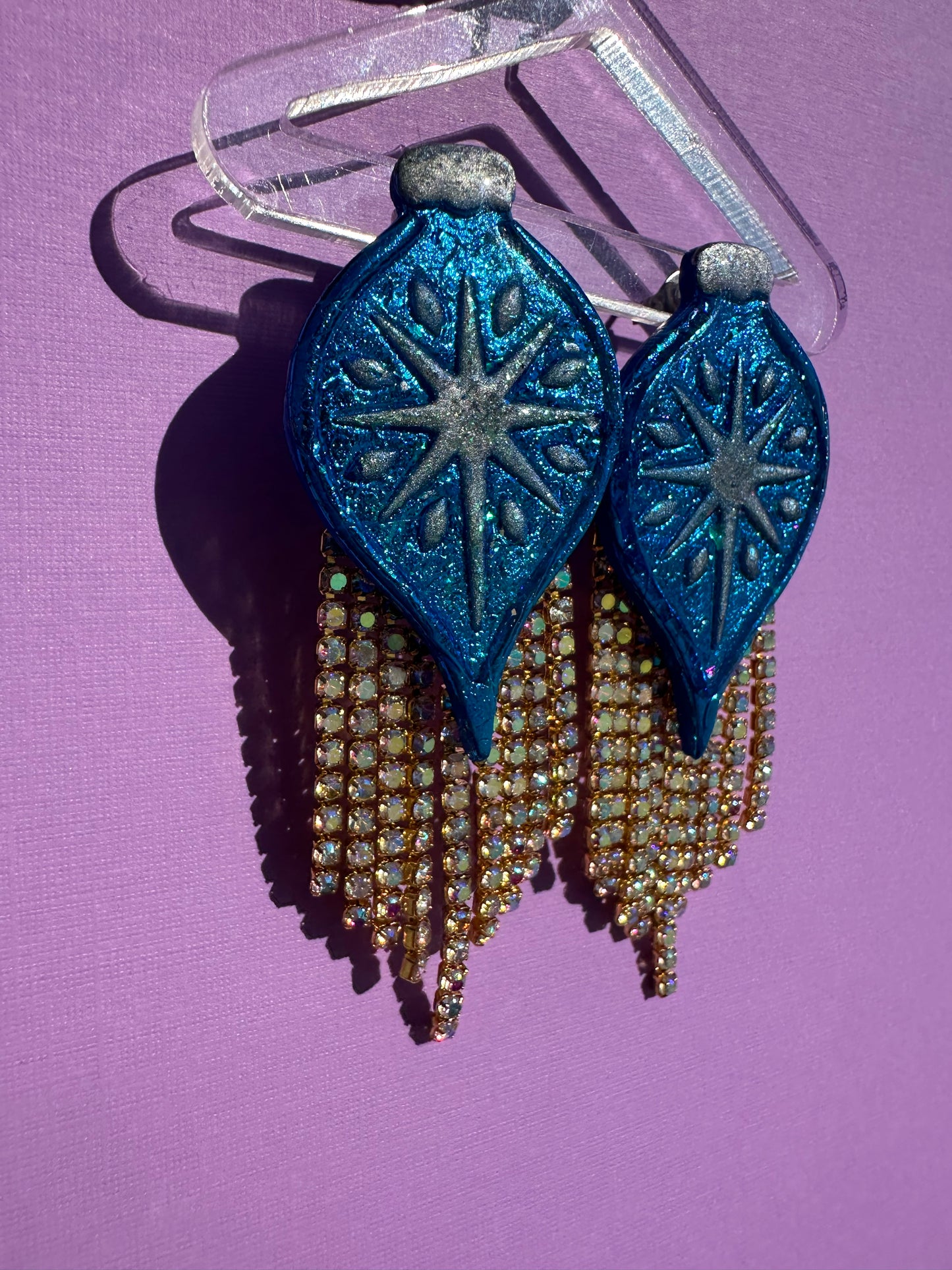 Joya Rhinestone Chain Vintage Ornament Earrings in Blue Metallic