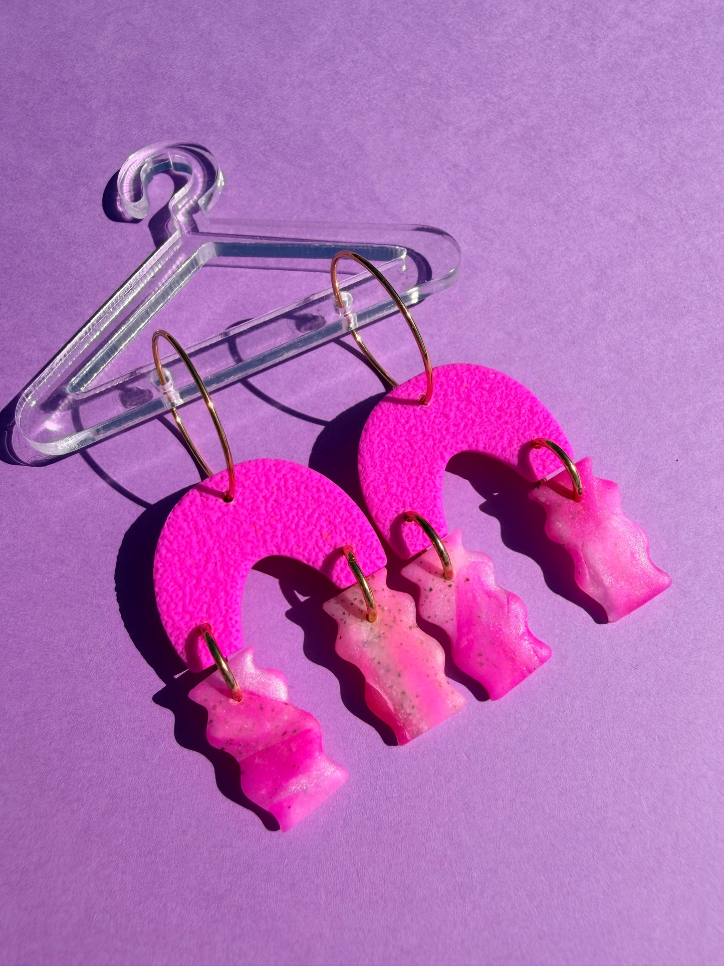 Kaia Squiggle Neon Mini Rainbow Arch Drop